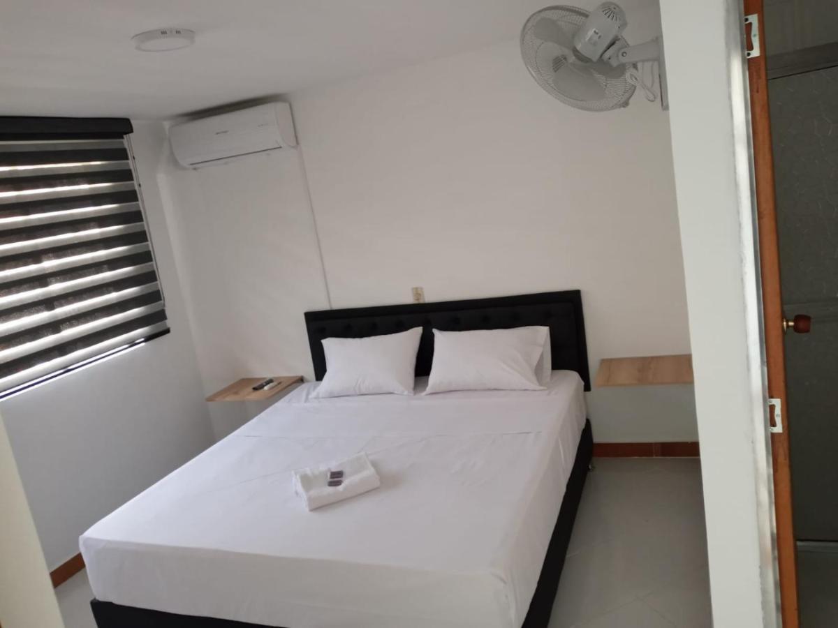 Hotel Picasso 70 Медельин Экстерьер фото
