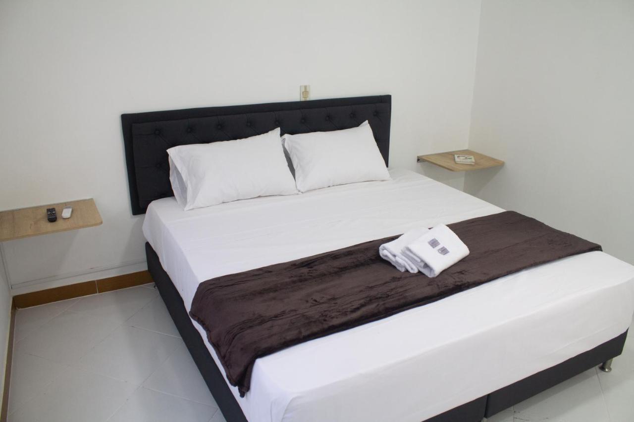 Hotel Picasso 70 Медельин Экстерьер фото
