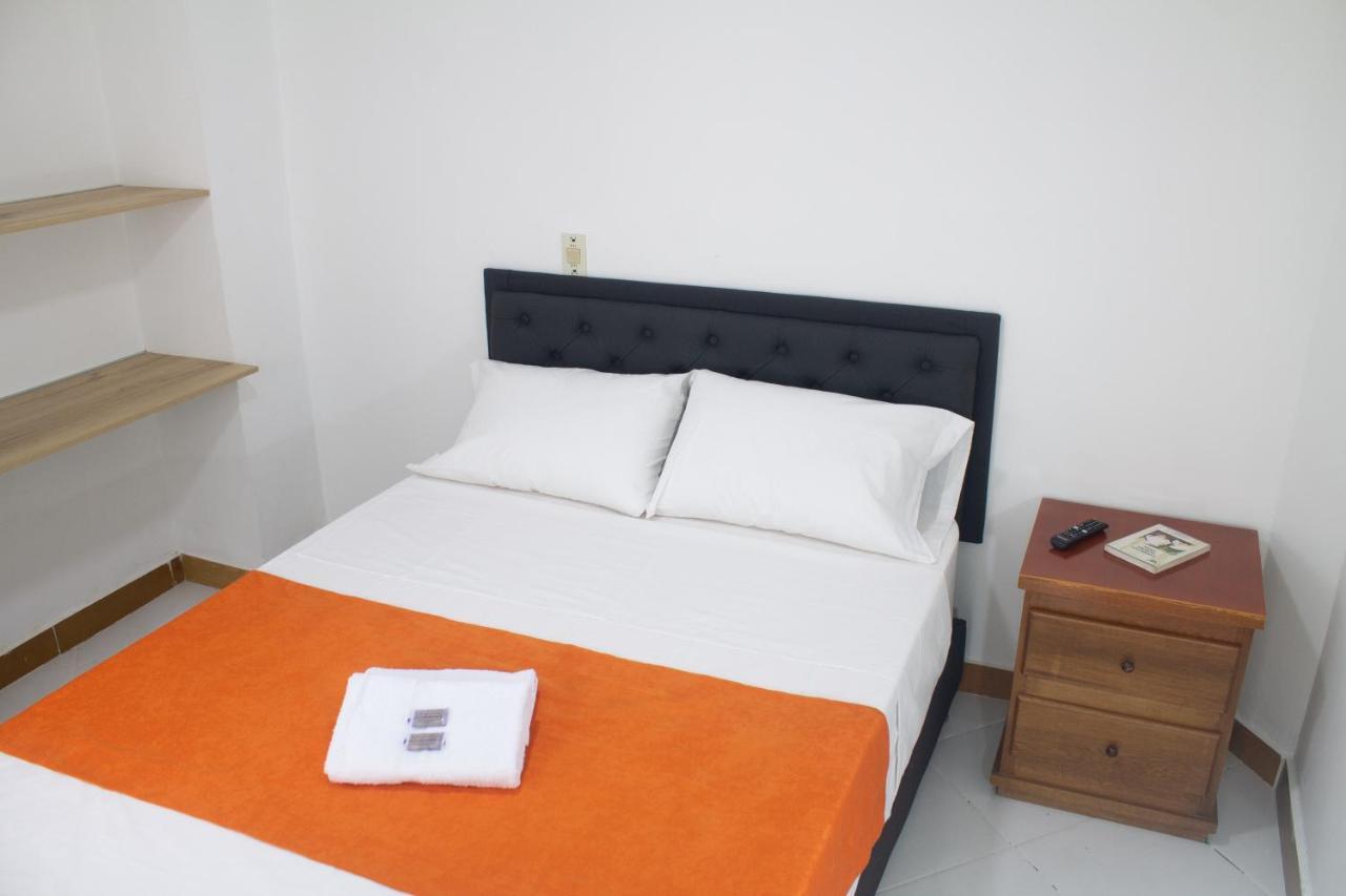 Hotel Picasso 70 Медельин Экстерьер фото
