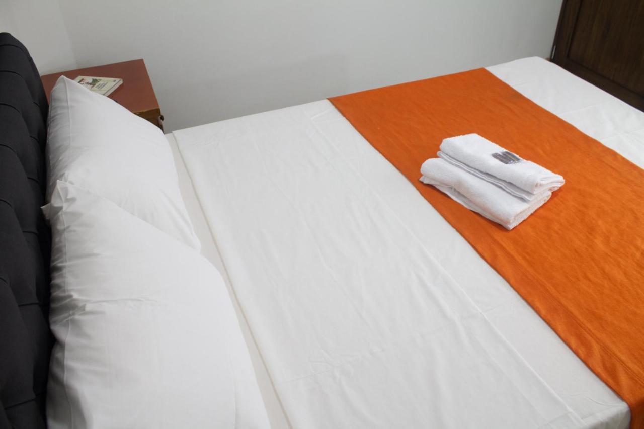 Hotel Picasso 70 Медельин Экстерьер фото