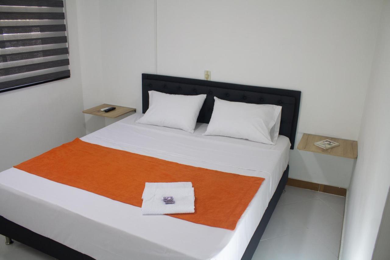 Hotel Picasso 70 Медельин Экстерьер фото