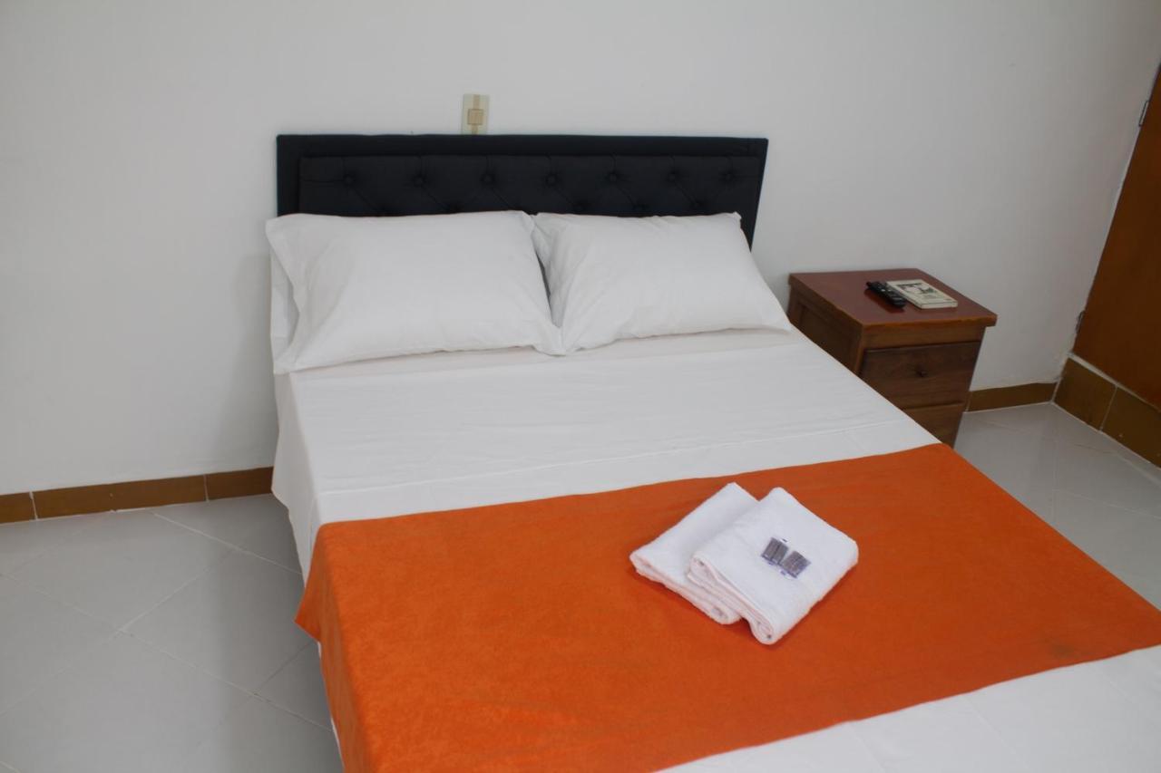 Hotel Picasso 70 Медельин Экстерьер фото