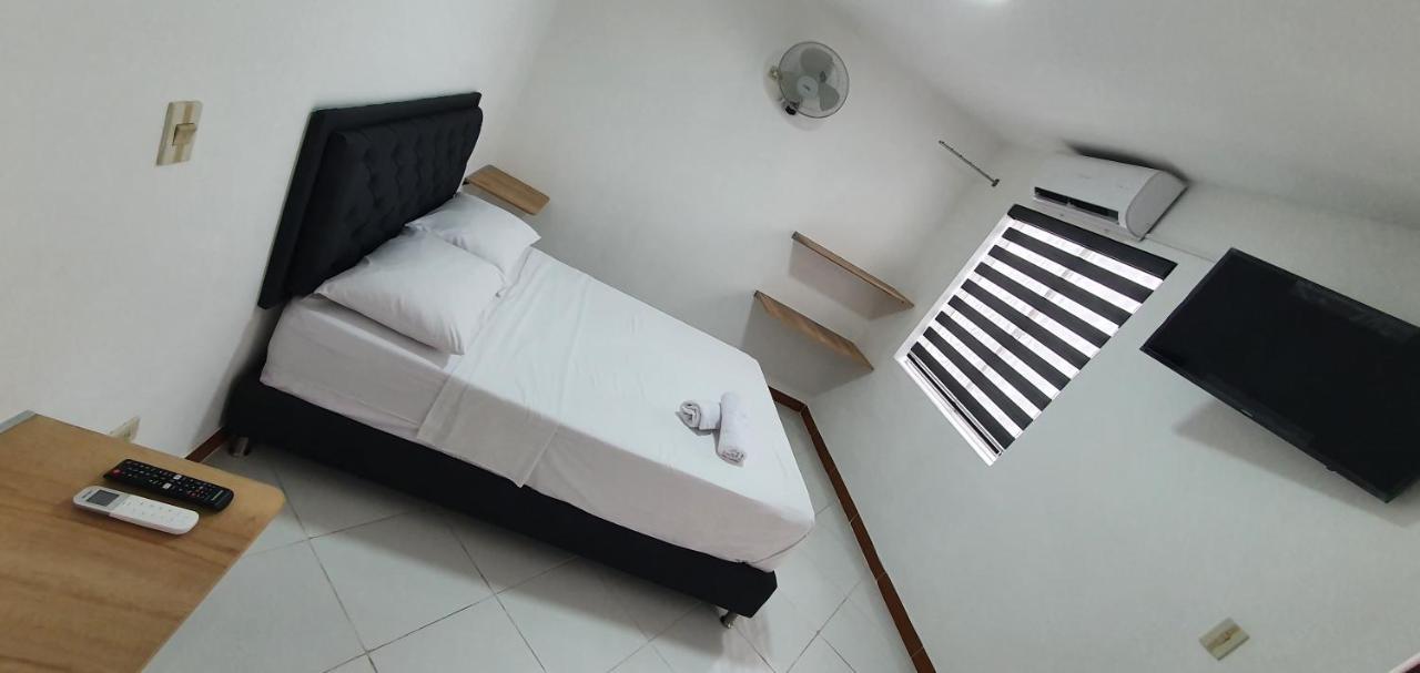 Hotel Picasso 70 Медельин Экстерьер фото