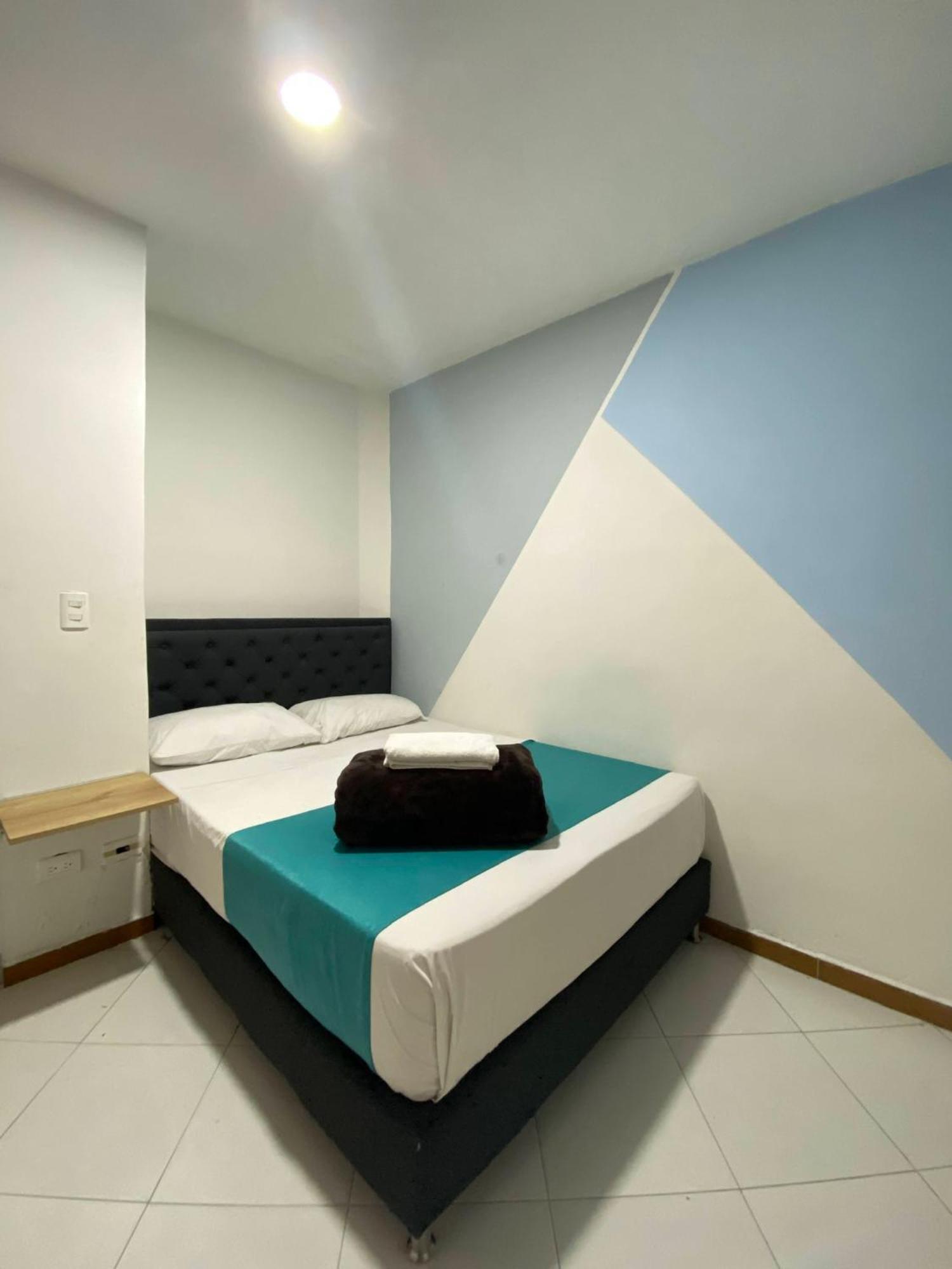Hotel Picasso 70 Медельин Экстерьер фото